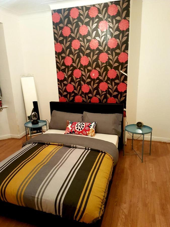 Bed and Breakfast Budget House In Gants Hill Ilford Exteriér fotografie