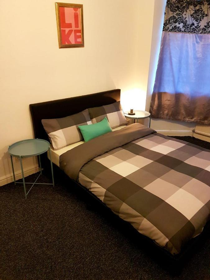 Bed and Breakfast Budget House In Gants Hill Ilford Exteriér fotografie