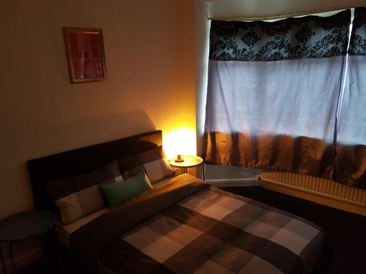 Bed and Breakfast Budget House In Gants Hill Ilford Exteriér fotografie