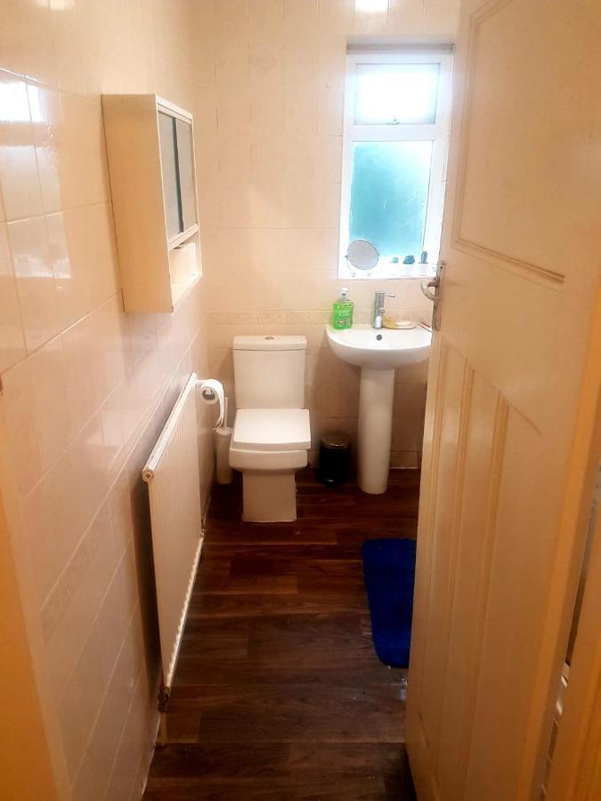 Bed and Breakfast Budget House In Gants Hill Ilford Exteriér fotografie